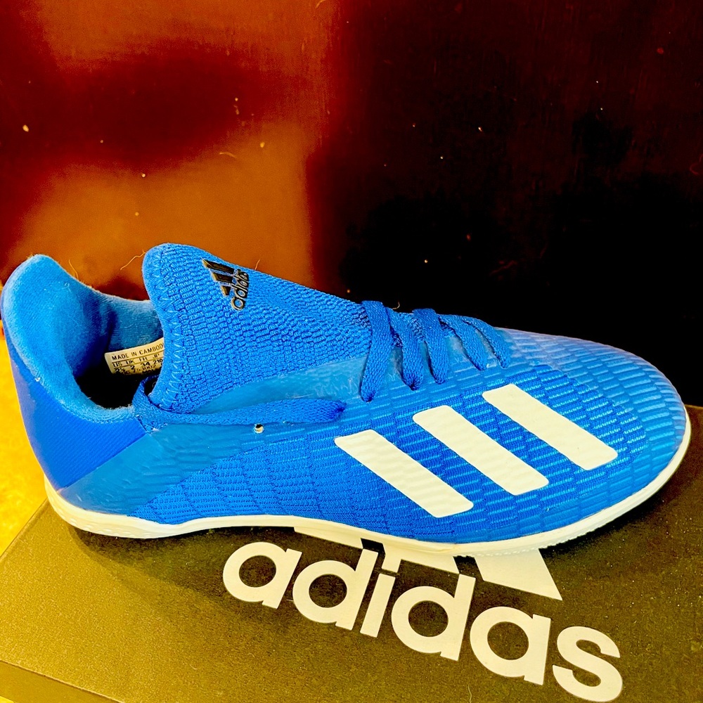 Adidas Soccer Cleats, Youth Sz 2.5, Indoor/Turf